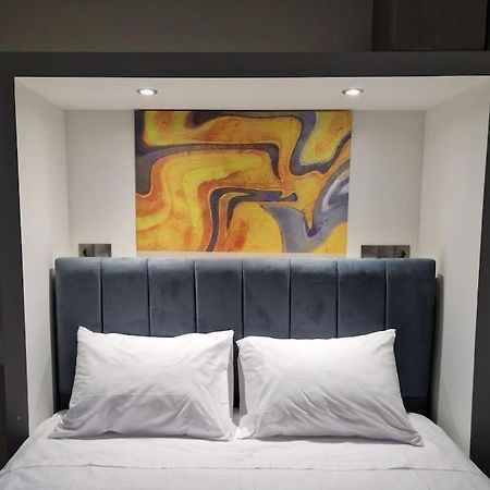 Faronita - Luxury Apt In The Heart Of Kalamata Ngoại thất bức ảnh