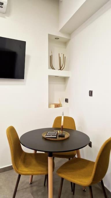 Faronita - Luxury Apt In The Heart Of Kalamata Ngoại thất bức ảnh
