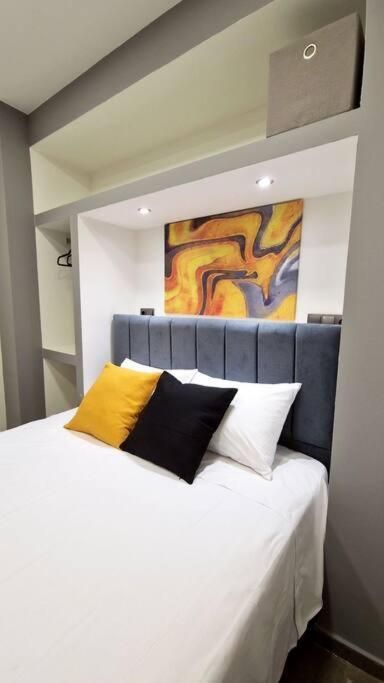 Faronita - Luxury Apt In The Heart Of Kalamata Ngoại thất bức ảnh