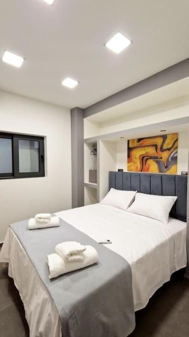 Faronita - Luxury Apt In The Heart Of Kalamata Ngoại thất bức ảnh
