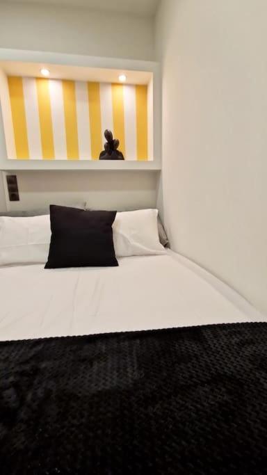 Faronita - Luxury Apt In The Heart Of Kalamata Ngoại thất bức ảnh
