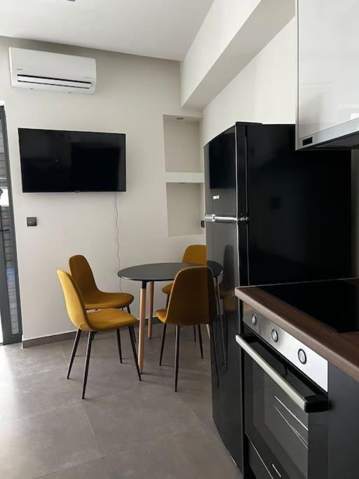 Faronita - Luxury Apt In The Heart Of Kalamata Ngoại thất bức ảnh