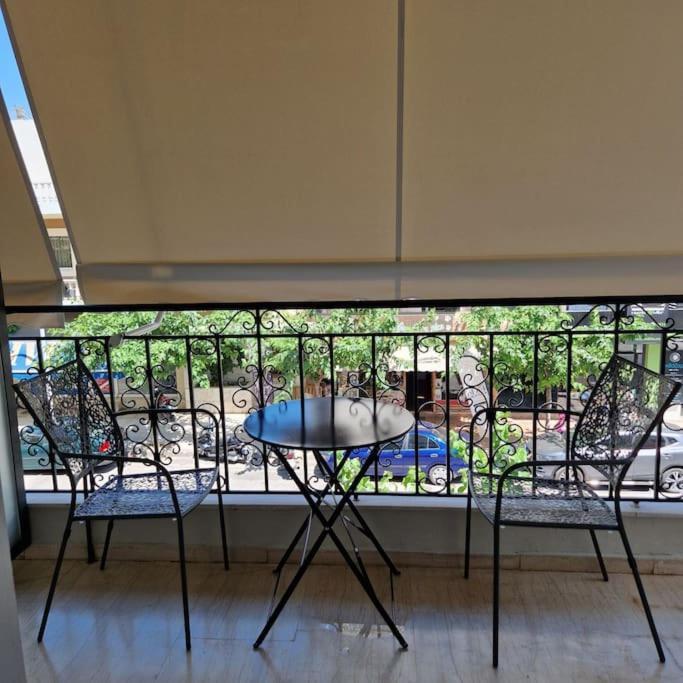 Faronita - Luxury Apt In The Heart Of Kalamata Ngoại thất bức ảnh
