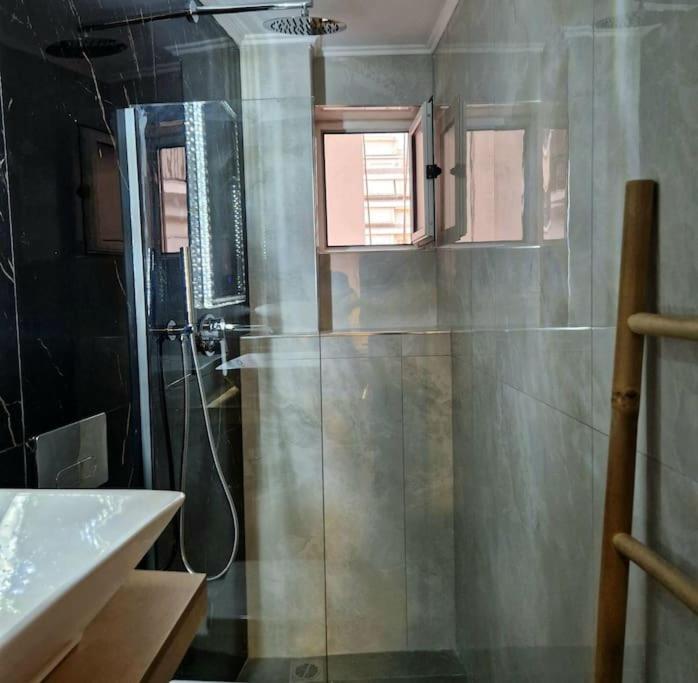 Faronita - Luxury Apt In The Heart Of Kalamata Ngoại thất bức ảnh